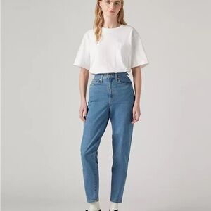 Levi’s 80s mom jeans high rise